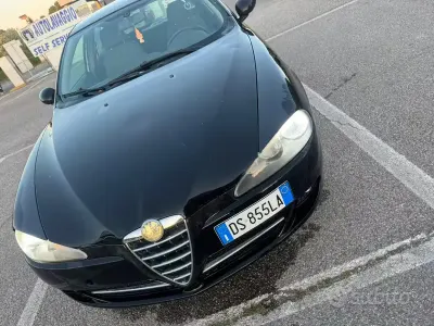 Begagnad Alfa Romeo 147 105 HK (77 kW) 2008 Svart Halvkombi