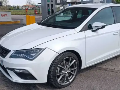 Usata Seat Leon FR 131 CV (96 kW) 2019 Bianco Berlina