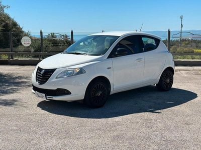 Usata Lancia Ypsilon S 95 CV (69 kW) 2014 Bianco Utilitaria