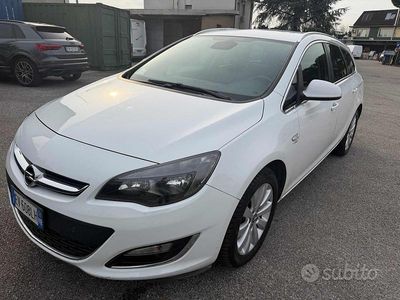 Usata Opel Astra S 110 CV (80 kW) 2014 Bianco Station wagon