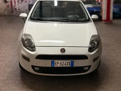 Usata Fiat Grande Punto 77 CV (56 kW) 2013 Bianco Utilitaria