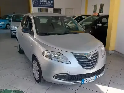 Brugt Lancia Ypsilon 69 HK (50 kW) 2012 Grå Hatchback