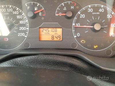 Usata Fiat Punto 69 CV (50 kW) 2006 Nero Utilitaria