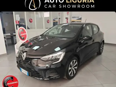 Usata Renault Clio V Equilibre 101 CV (74 kW) 2023 Viola Berlina
