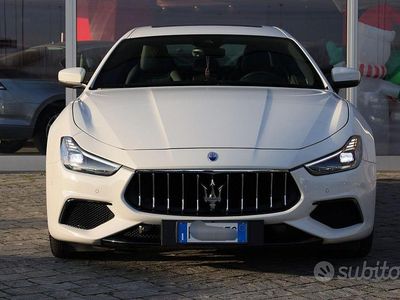 Usata Maserati Ghibli 350 CV (257 kW) 2019 Bianco Coupé