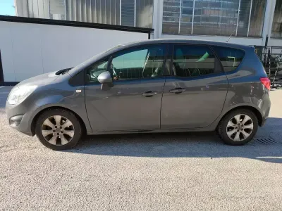 Usata Opel Meriva 120 CV (88 kW) 2012 Grigio Monovolume