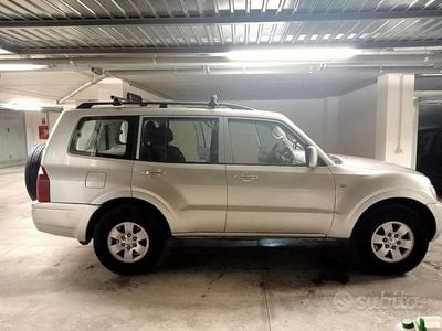 Usata Mitsubishi Pajero 160 CV (117 kW) 2007 Grigio SUV