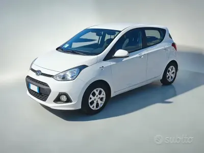 Usata Hyundai i10 67 CV (49 kW) 2014 Bianco pastello Utilitaria