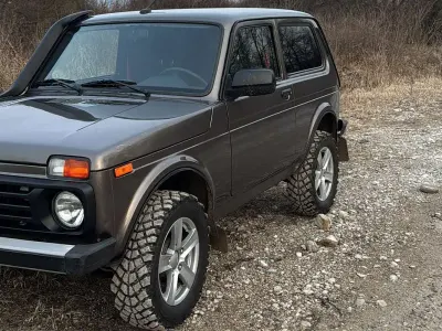 Usata Lada niva 83 CV (61 kW) 2022 SUV