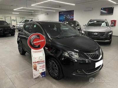 Usata Lancia Ypsilon Gold 69 CV (50 kW) 2023 Nero Utilitaria