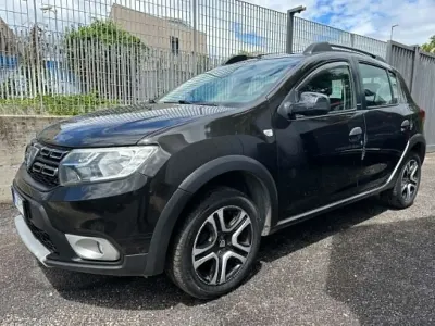 Usata Dacia Sandero Stepway 90 CV (66 kW) 2018 Nero SUV