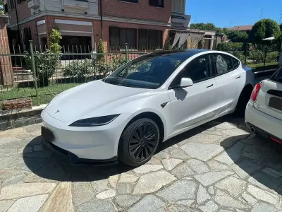 Usata Tesla Model 3 Standard Range 88 kW (120 CV) 2023 Bianco Berlina