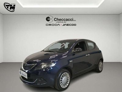 Usata Lancia Ypsilon Silver 69 CV (50 kW) 2021 Blu/azzurro Utilitaria