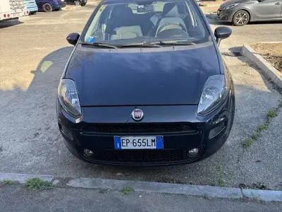 Usata Fiat Punto Easy 77 CV (56 kW) 2012 Utilitaria