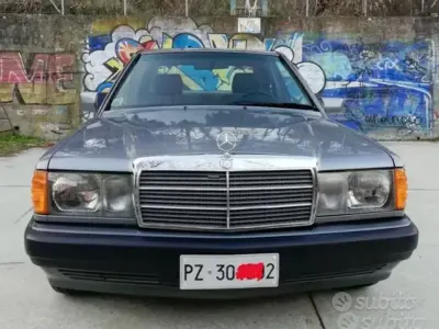 Usata Mercedes 190 118 CV (86 kW) 1991 Grigio Berlina
