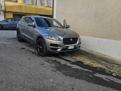 Begagnad Jaguar F-Pace 180 HK (132 kW) 2022 Brun SUV