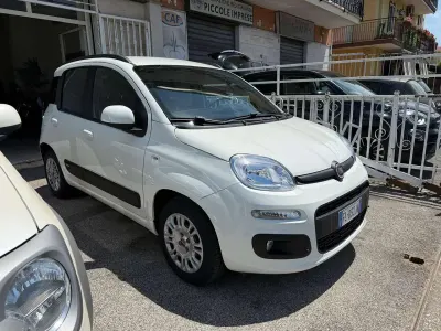 Usata Fiat Panda Lounge 69 CV (50 kW) 2017 Bianco Utilitaria