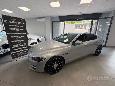 Occasion Jaguar XE Prestige 180 ch (132 kW) 2016 Gris Berline