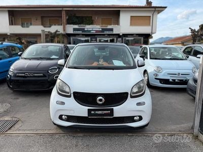 Usata Smart ForFour Passion 71 CV (52 kW) 2015 Bianco Utilitaria