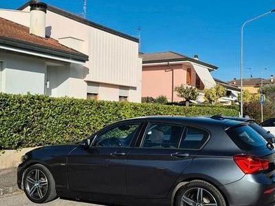 Usata BMW 118 Sport Line 150 CV (110 kW) 2016 Grigio Utilitaria