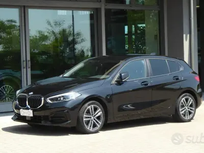 Usata BMW 118 Advantage 150 CV (110 kW) 2023 Nero Berlina