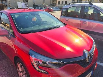Usado Renault Clio V Zen 140 HP (102 kW) 2021 Vermelho Sedan