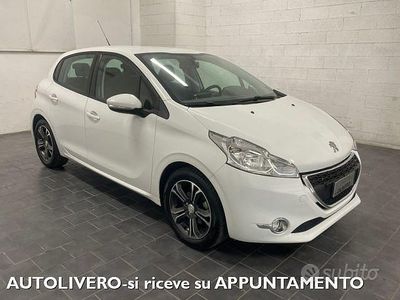 Usata Peugeot 208 Active 82 CV (60 kW) 2014 Bianco Utilitaria