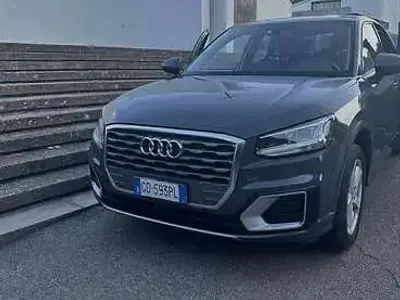 Usata Audi Q2 116 CV (85 kW) 2020 Grigio SUV