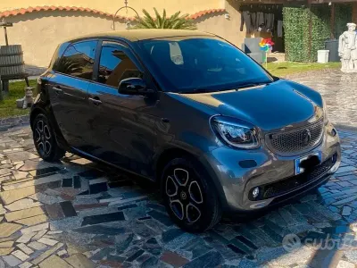 Usata Smart ForFour 71 CV (52 kW) 2018 Grigio Utilitaria