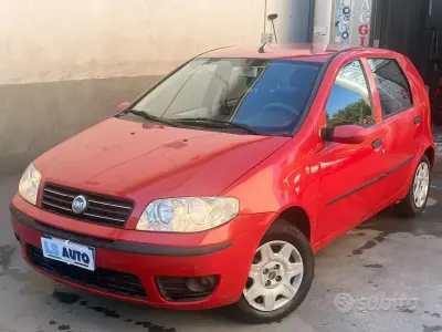 Usata Fiat Punto Dynamic 60 CV (44 kW) 2003 Rosso Utilitaria