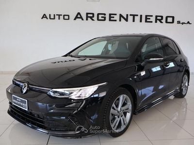 Begagnad VW Golf VIII R-line 150 HK (110 kW) 2023 Svart Sedan