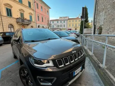 Usata Jeep Compass Limited 140 CV (102 kW) 2018 Grigio SUV