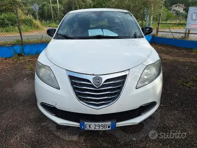Usata Lancia Ypsilon 95 CV (69 kW) 2011 Utilitaria