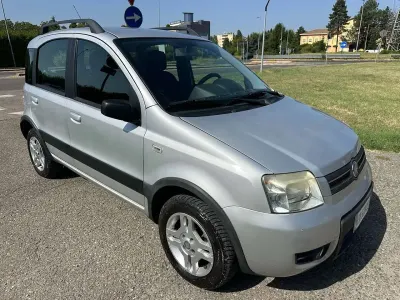 Usata Fiat Panda Climbing 60 CV (44 kW) 2008 Argento Utilitaria
