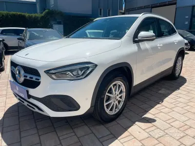 Usata Mercedes GLA180 Business 116 CV (85 kW) 2021 Bianco SUV