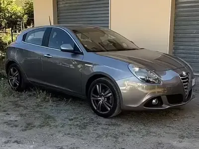 Usata Alfa Romeo Giulietta 120 CV (88 kW) 2014 Grigio Utilitaria