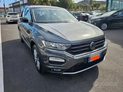 Usata VW T-Roc 150 CV (110 kW) 2021 Grigio SUV
