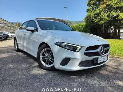 Usata Mercedes A180 Business 115 CV (84 kW) 2021 Bianco Berlina