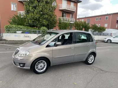 Usata Lancia Musa 95 CV (69 kW) 2009 Grigio Monovolume