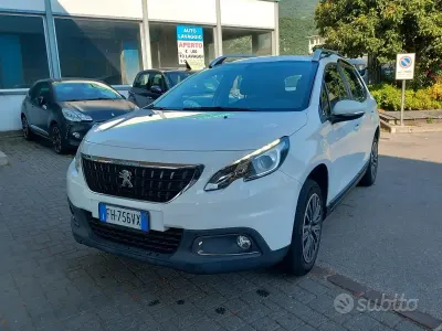 Usata Peugeot 2008 Allure 82 CV (60 kW) 2017 Bianco SUV