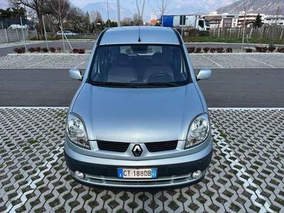 Usata Renault Kangoo Privilege 82 CV (60 kW) 2004 Argento Monovolume