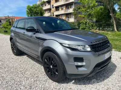 Begagnad Land Rover Range Rover evoque Dynamic 150 HK (110 kW) 2014 Grå SUV