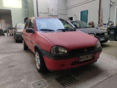 Usata Opel Corsa Swing 60 CV (44 kW) 1996 Rosso Utilitaria