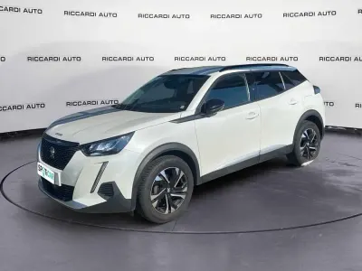 Usata Peugeot 2008 Allure 131 CV (96 kW) 2022 Bianco SUV
