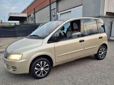 Usata Fiat Multipla 92 CV (67 kW) 2007 Oro Monovolume
