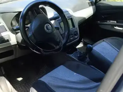 Usata Fiat Grande Punto 75 CV (55 kW) 2007 Grigio Utilitaria