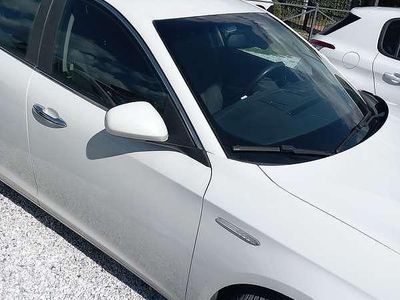 Usata Alfa Romeo Giulietta Distinctive 109 CV (80 kW) 2015 Bianco Utilitaria