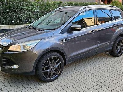 Usata Ford Kuga Titanium 140 CV (102 kW) 2014 Grigio SUV