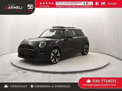 Usata Mini Cooper Favoured 204 CV (150 kW) 2024 Nero Utilitaria