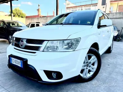 Käytetty Fiat Freemont Lounge 140 HP (102 kW) 2013 Valkoinen Katumaasturi